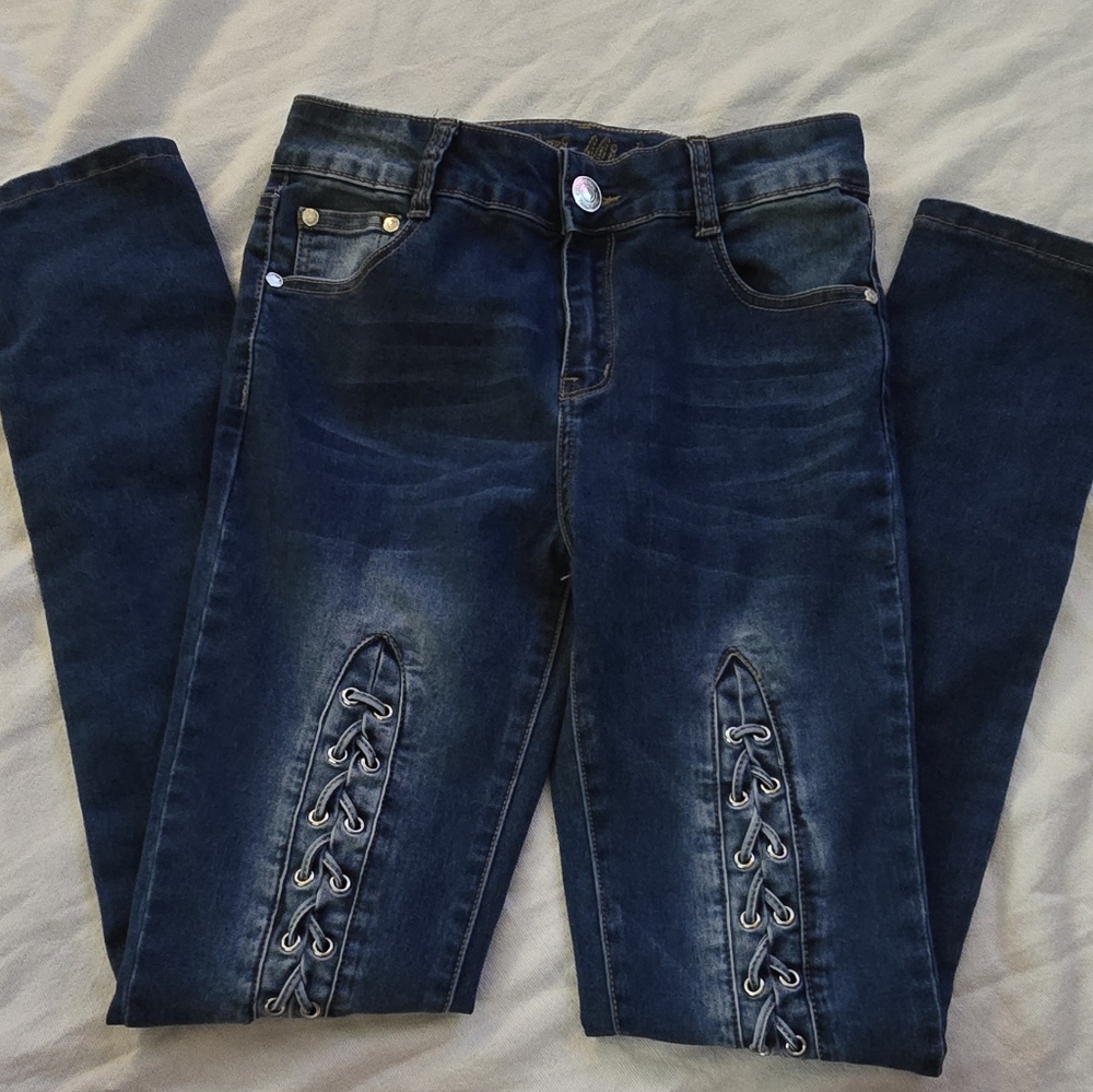 Women's Mitzi Michel Lace Up Front Blue Jeans. Size 5
